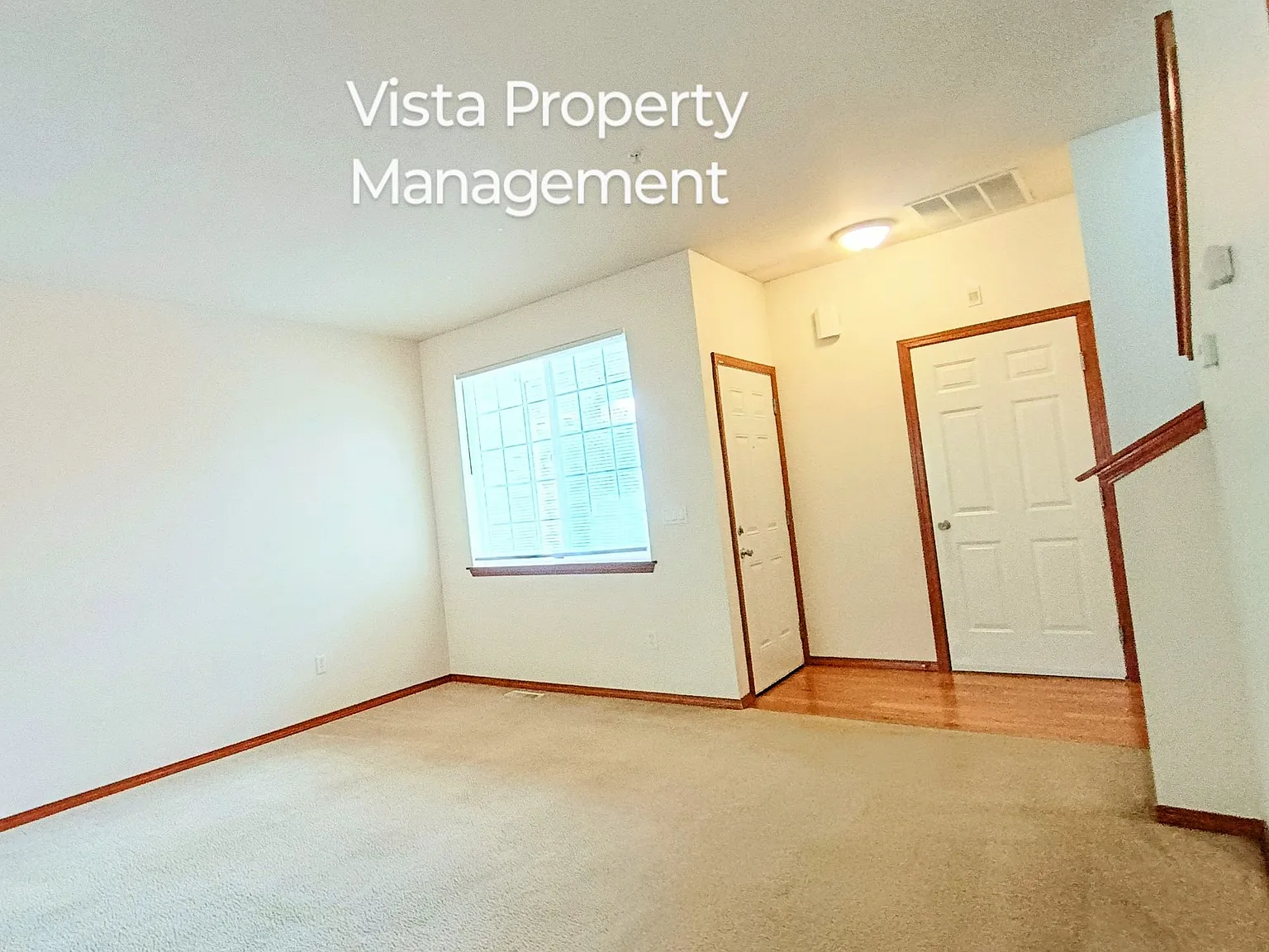 2 Bedroom 2.5 bath BIG Townhouse with garage - minutes from JBLM East Gate — Photo 2