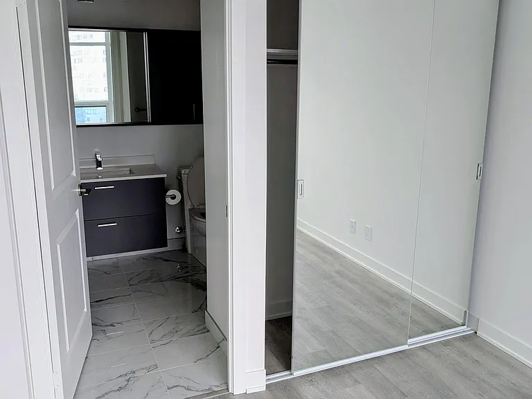 30 Upper Mall Way — Photo 4