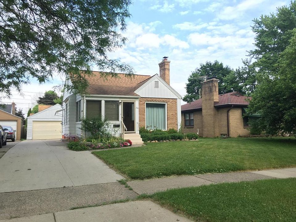 1st image of 1840 Tamarack Ave NW