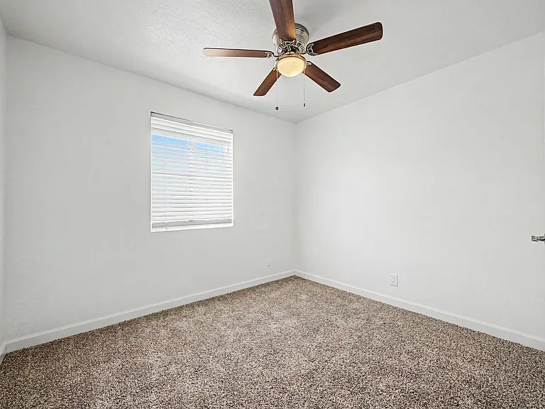3519 W Orchid Ln — Photo 22