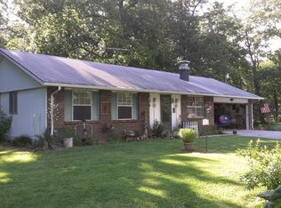 2637 Cambridge Rd, Brighton, IL 62012