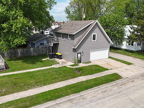 3rd image of 1320 Stoughton Ave