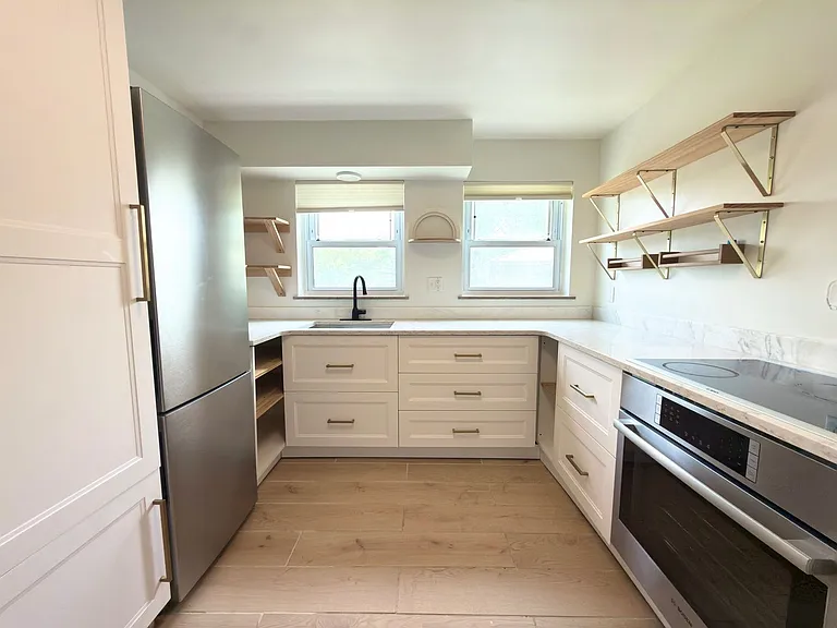 4525 Ellman Ave — Photo 10