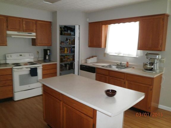 5th image of 264 Essex Pl
