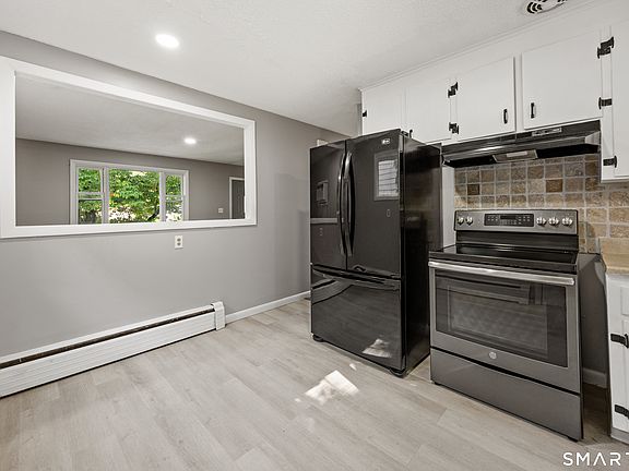 5th image of 96 Oldham Avenue
