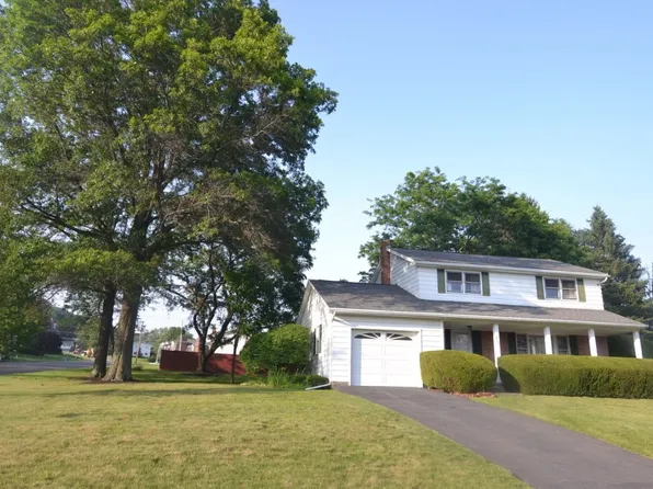 2709 Manhattan Dr, Endwell, NY 13760