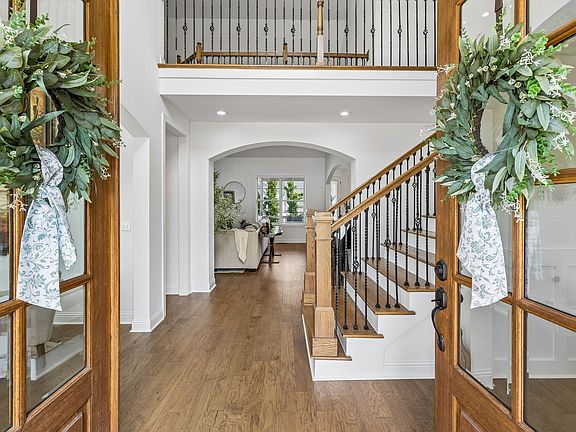 4th image of 205 Moore Haven Cir