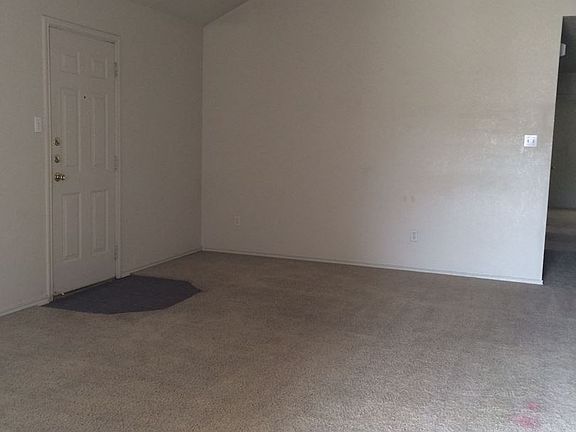 2nd image of 2809-A Alma Dr