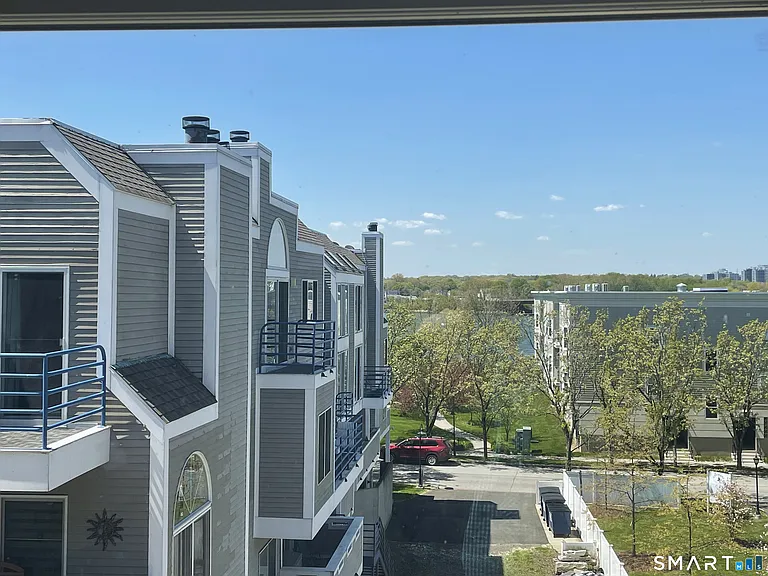 133 Harbour Close — Photo 13