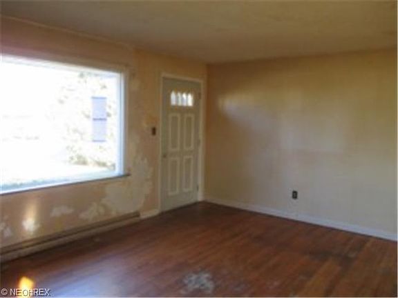 5th image of 74 E Margaret Ave SE