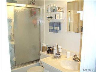 4th image of 12 Harbour Ln APT 9A