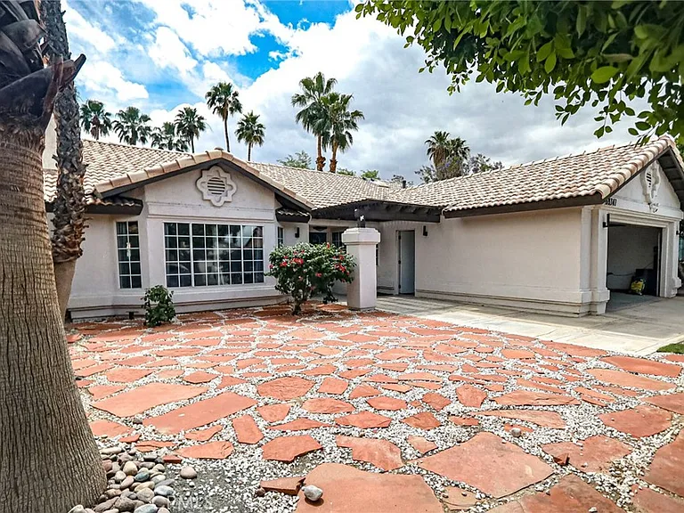 68347 Descanso Cir — Photo 2
