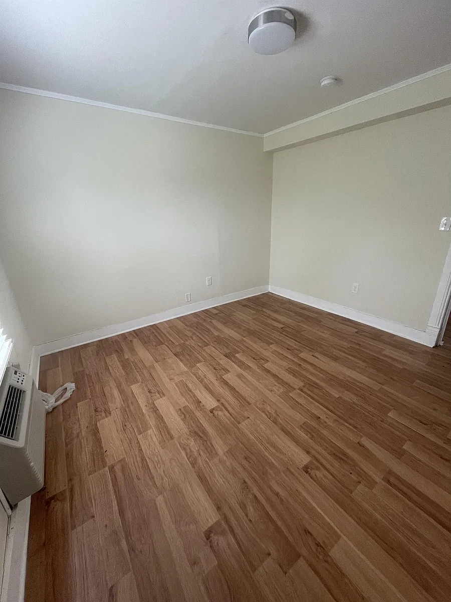 Building Photo - 125 Wilder Ave #5C