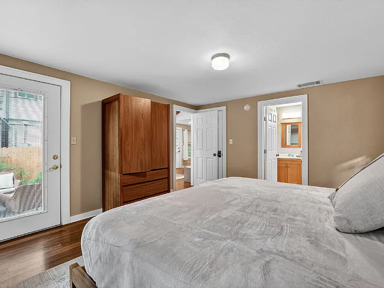 4525 Avenue B — Photo 21