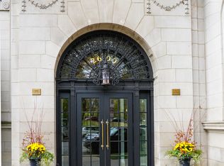 2600 N Lakeview Ave APT 2F, Chicago, IL 60614