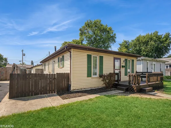 563 E Anderson St, Crown Point, IN 46307