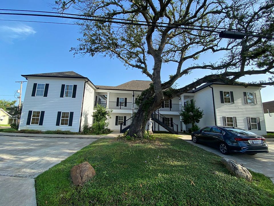 1st image of 1751 Elms St #2
