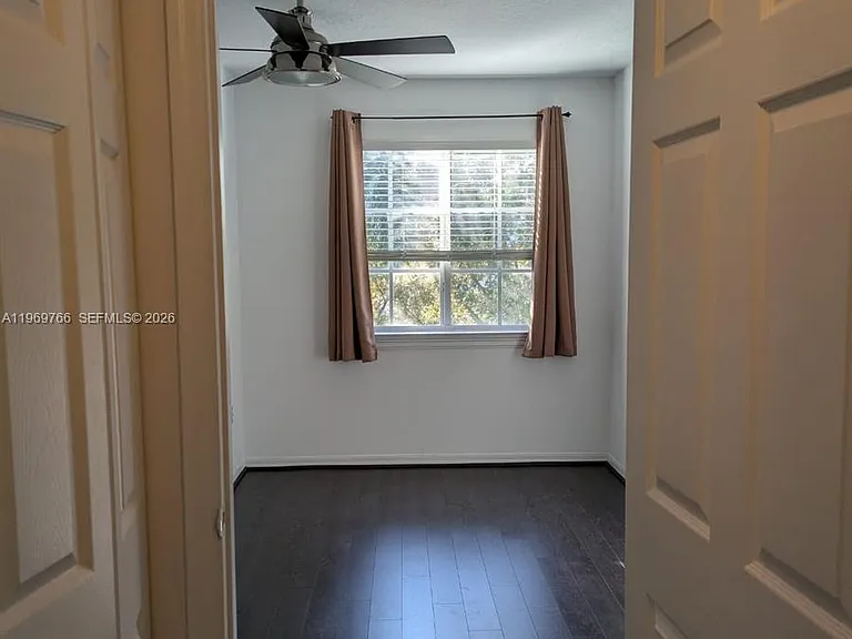 6831 SW 44th St #302 — Photo 15