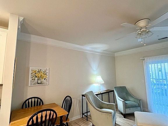 5th image of 4204 Peters Farm Way #204