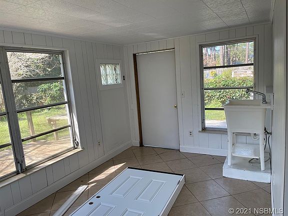 5th image of 2504 Crestwood Ave