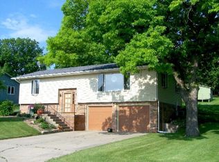 408 Park View Dr, Mount Horeb, WI 53572