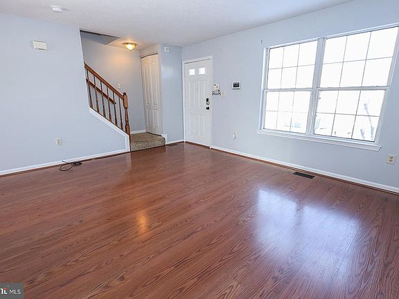 5th image of 45289 Woodstown Way