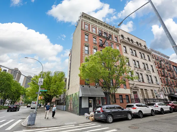 64 Macdougal Street image 12 of 14