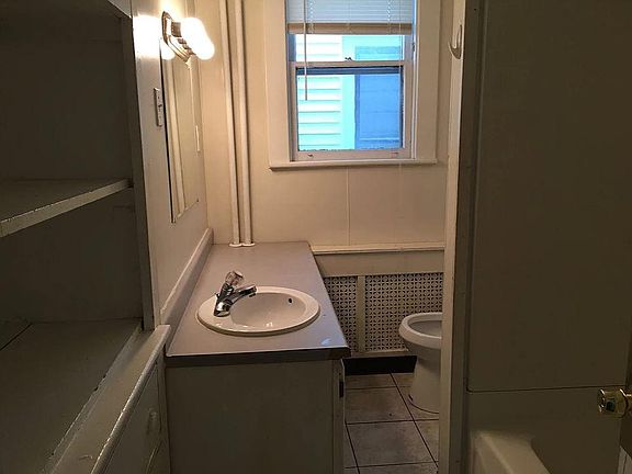 2nd image of 454 Morris St #1