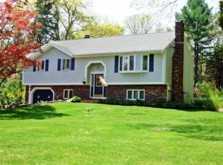 11 Old Powder House Rd, Lakeville, MA 02347