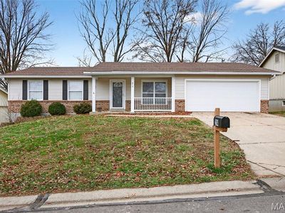 214 Universal Dr, Saint Peters, MO, 63376