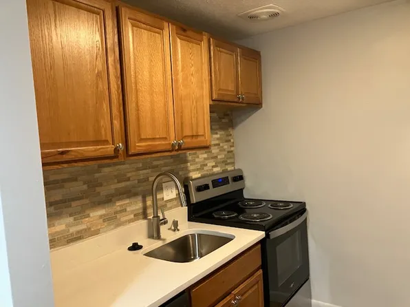 346 Lincoln St APT 14, Waltham, MA 02451