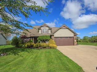 132 Huntington Woods Dr, Madison, OH 44057