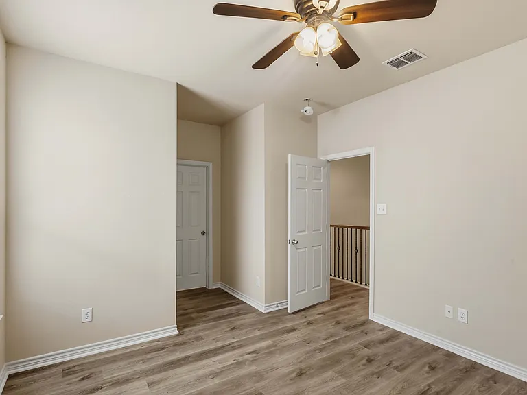 807 Clear Water Dr — Photo 23