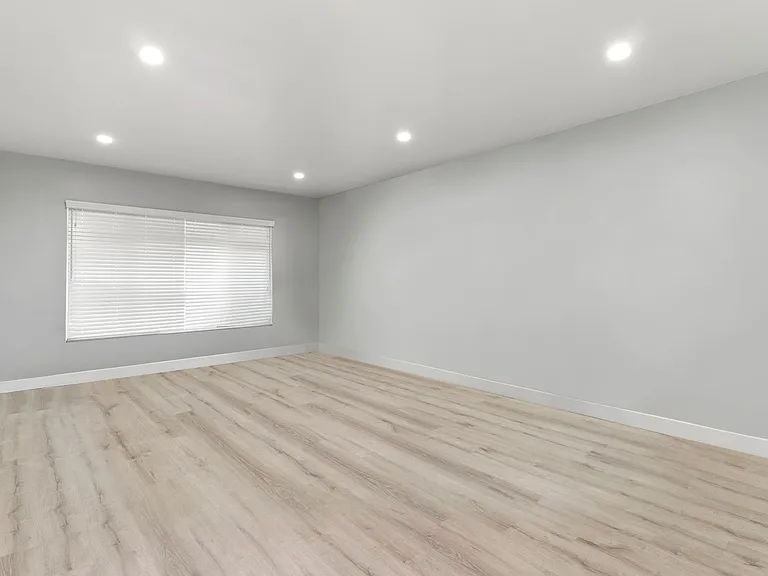 3556 W 113th St — Photo 14