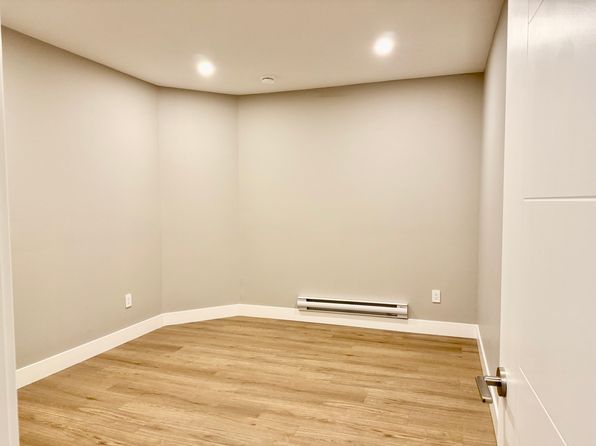 (undisclosed Address), North Vancouver, BC V7N 1R1