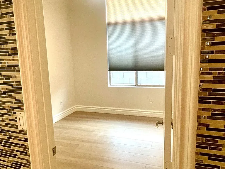 385 Apple River Ct — Photo 11