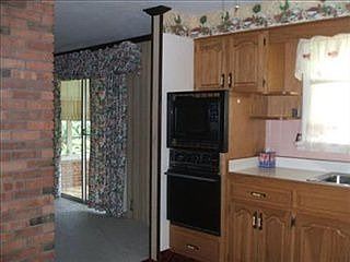 3rd image of 209 Hickory Dr