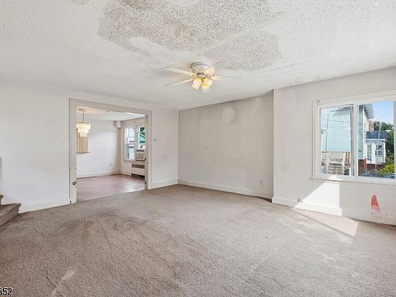 3rd image of 82 Berkshire Pl