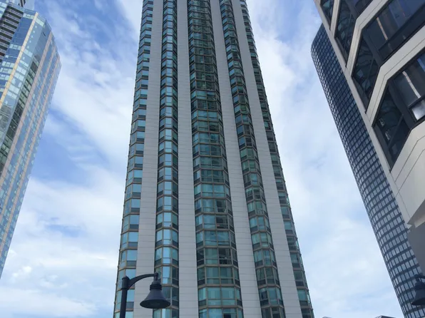 195 N Harbor Dr APT 3905, Chicago, IL 60601