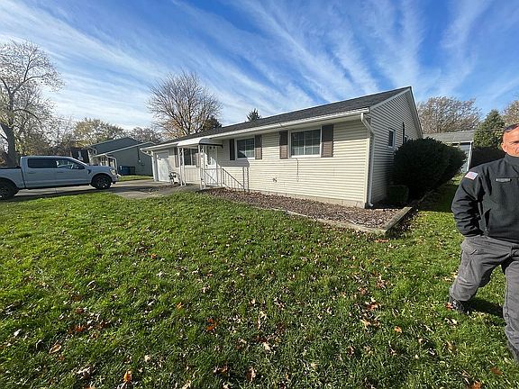 3rd image of 548 Ferndale Ave