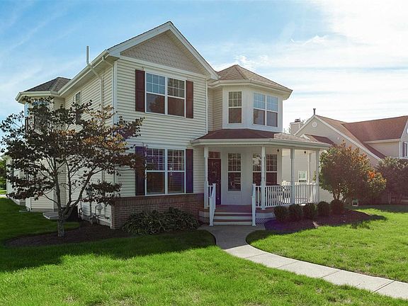 2nd image of 122 Birchwood Way