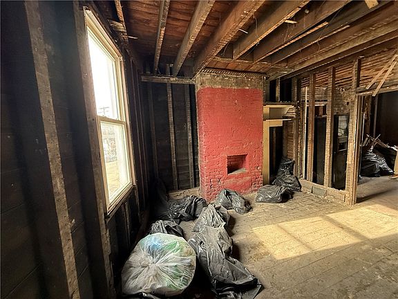 4th image of 405-409 52nd St