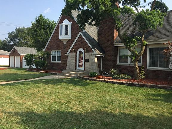 3rd image of 8907 Waymond Ave