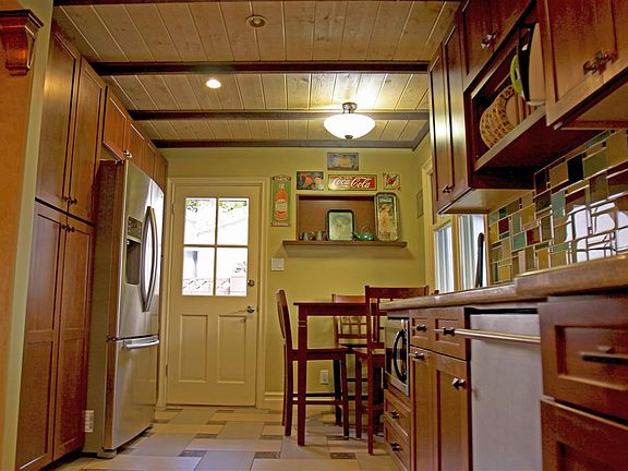 5th image of 627 E Cypress Ave