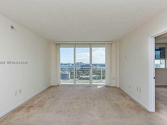 5th image of 19501 W Country Club Dr APT 2205