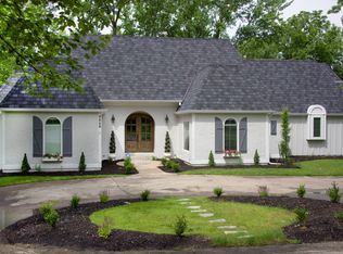9848 Rosewood Dr, Overland Park, KS 66207