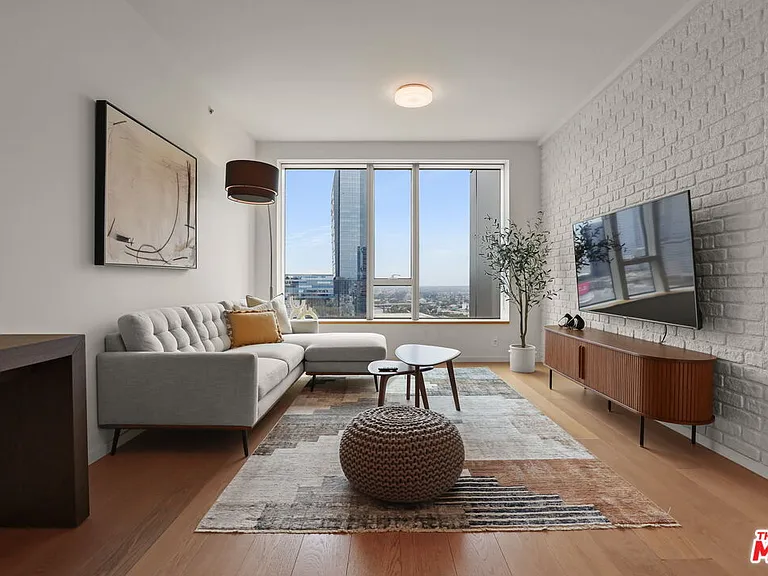 889 Francisco St #2602 — Photo 4