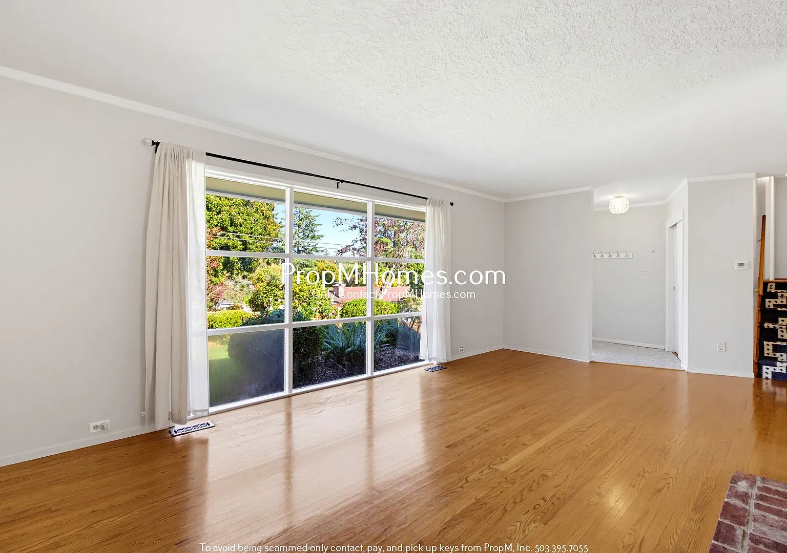 Charming Four Bedroom Home in West Linn - Landscaping Included! — Photo 4
