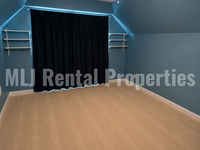 5881 S Irvington Ave — Photo 53