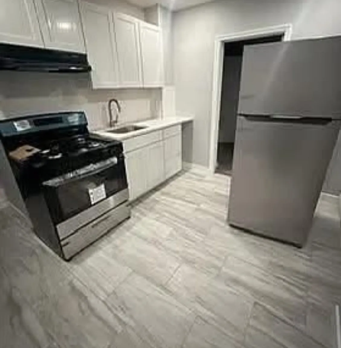 4 bed, $2,350 — Photo 1
